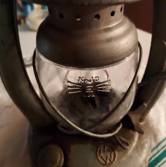 Vintage, Embury No 10, Air Pilot, Kerosene Lantern - {Antique} - Picture 7 of 16